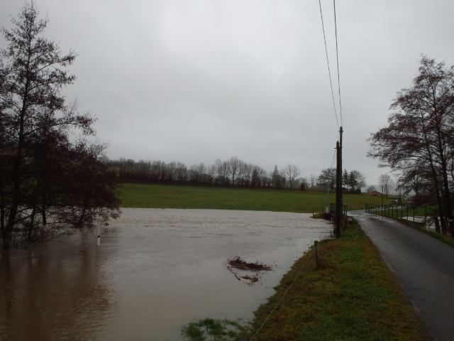 Crue du Mesvrin, en juillet 2028, à Mesvres, chemin du Mousseau, en Saône-et-Loire