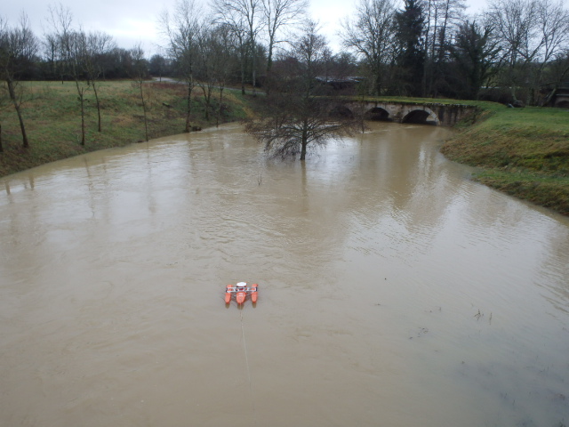 Crue de l'Aron, en janvier 2018, à Châtillon en Bazois, près de l'écluse du canal, dans la Nièvre