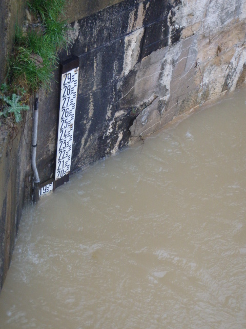 Crue de l'Aron, en janvier 2018, à Châtillon en Bazois, près de l'écluse du canal, dans la Nièvre